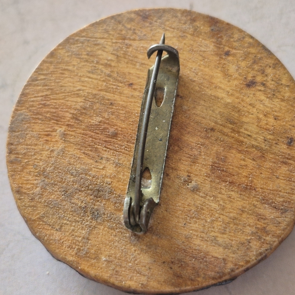 Geometric Black and Gold Button - Picture 5 of 5